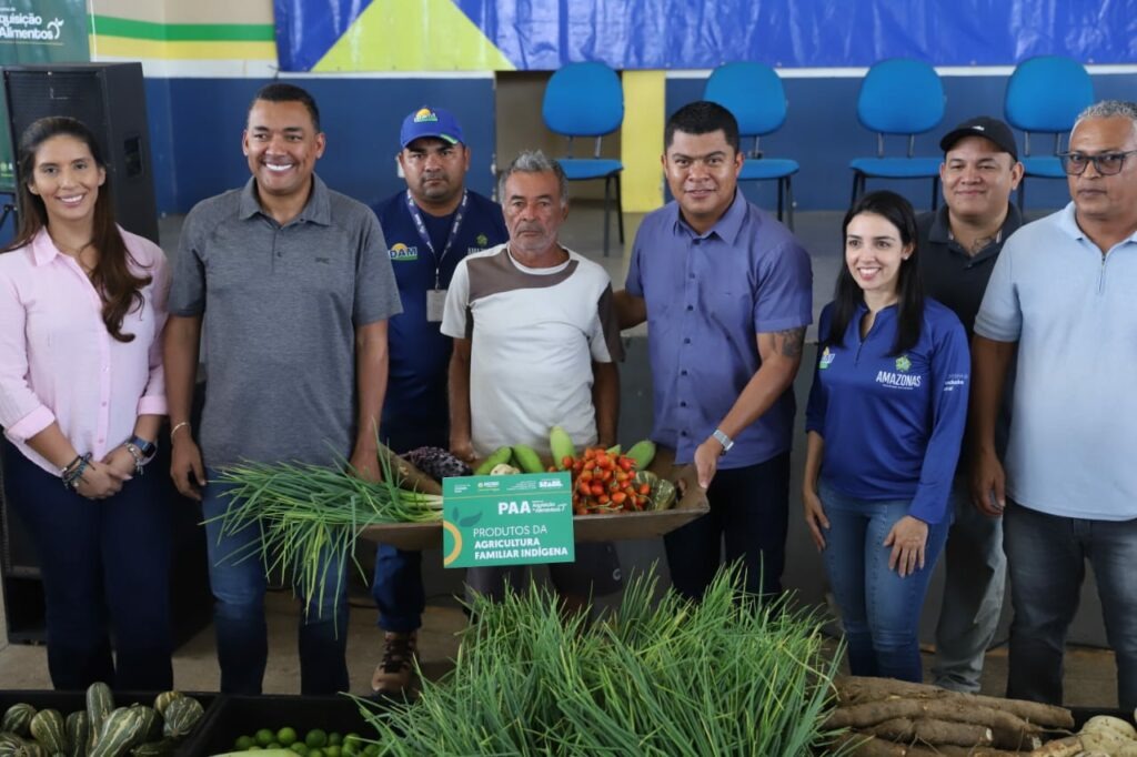 Produtores rurais de Manaquiri são beneficiados com ração para animais e Aquisição de alimentos da agricultura familiar