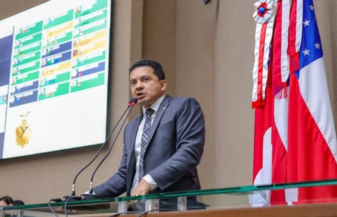 PGR valida lei de Delegado Péricles que proíbe a presença de menores em eventos da parada LGBT no AM